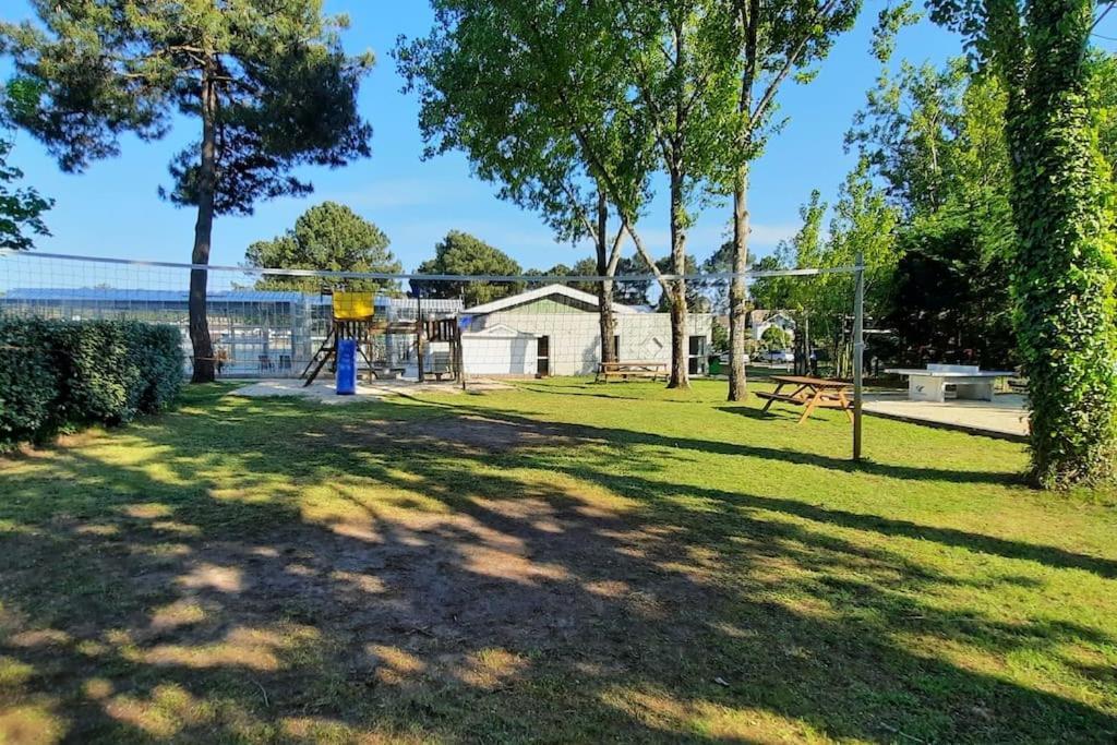 Chez Ced Et Laeti, Appartement Prive Avec Jardin Et Terrasse Dans Residence L'Estuaire Muni D'Une Piscine Couverte Et Aire De Jeu, Linge De Lit Et De Salle D'Eau Ainsi Que Tele, Compris Dans Le Tarif Profitez A Fond De Notre Belle Region Le Verdon-sur-Mer Exteriér fotografie